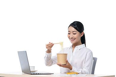 《方舟生存进化》史低29元领衔，多款作品农历新年特卖史低预告